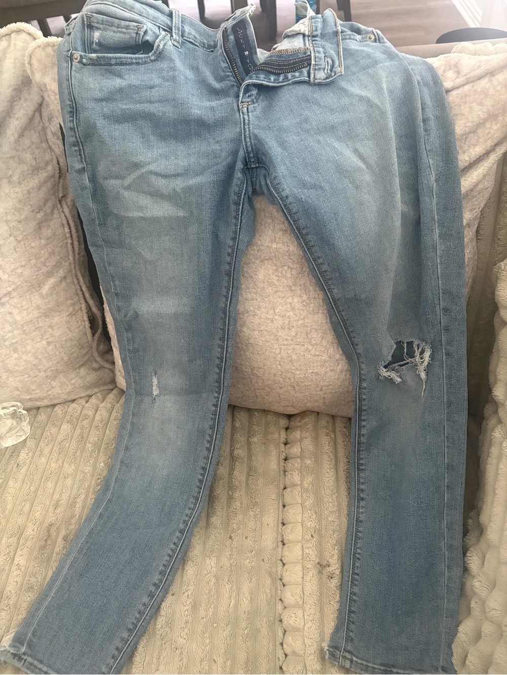 Lucky Brand Light Blue Skinny Distressed Jeans